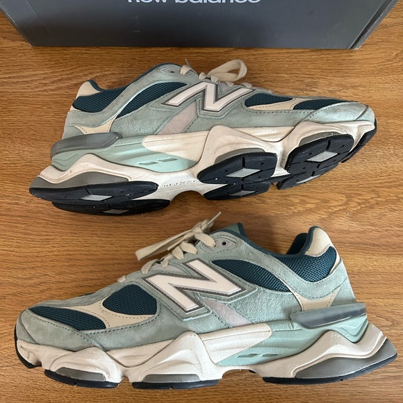 New Balance 9060 Green - U9060FG - size 11 - Picture 5 of 9